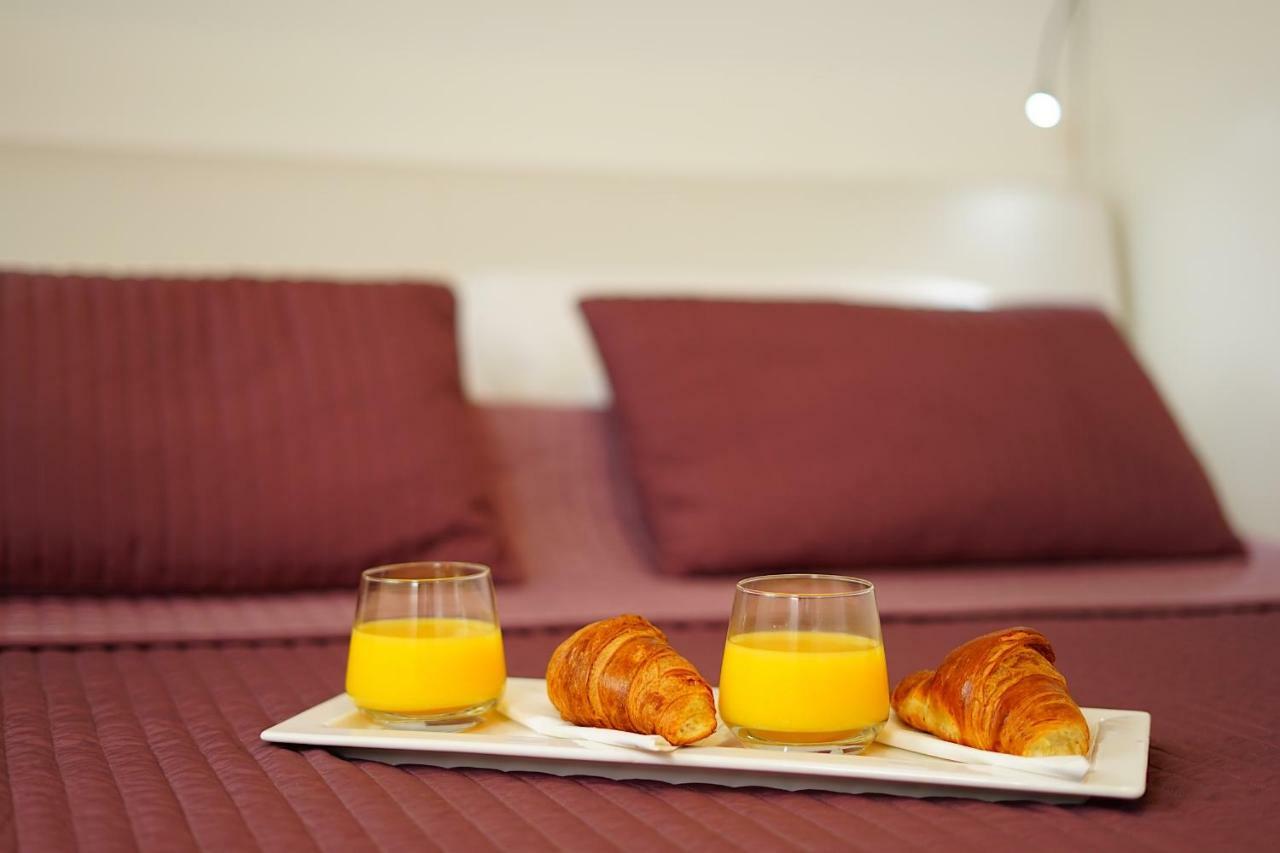 Stay In Split Luaran gambar