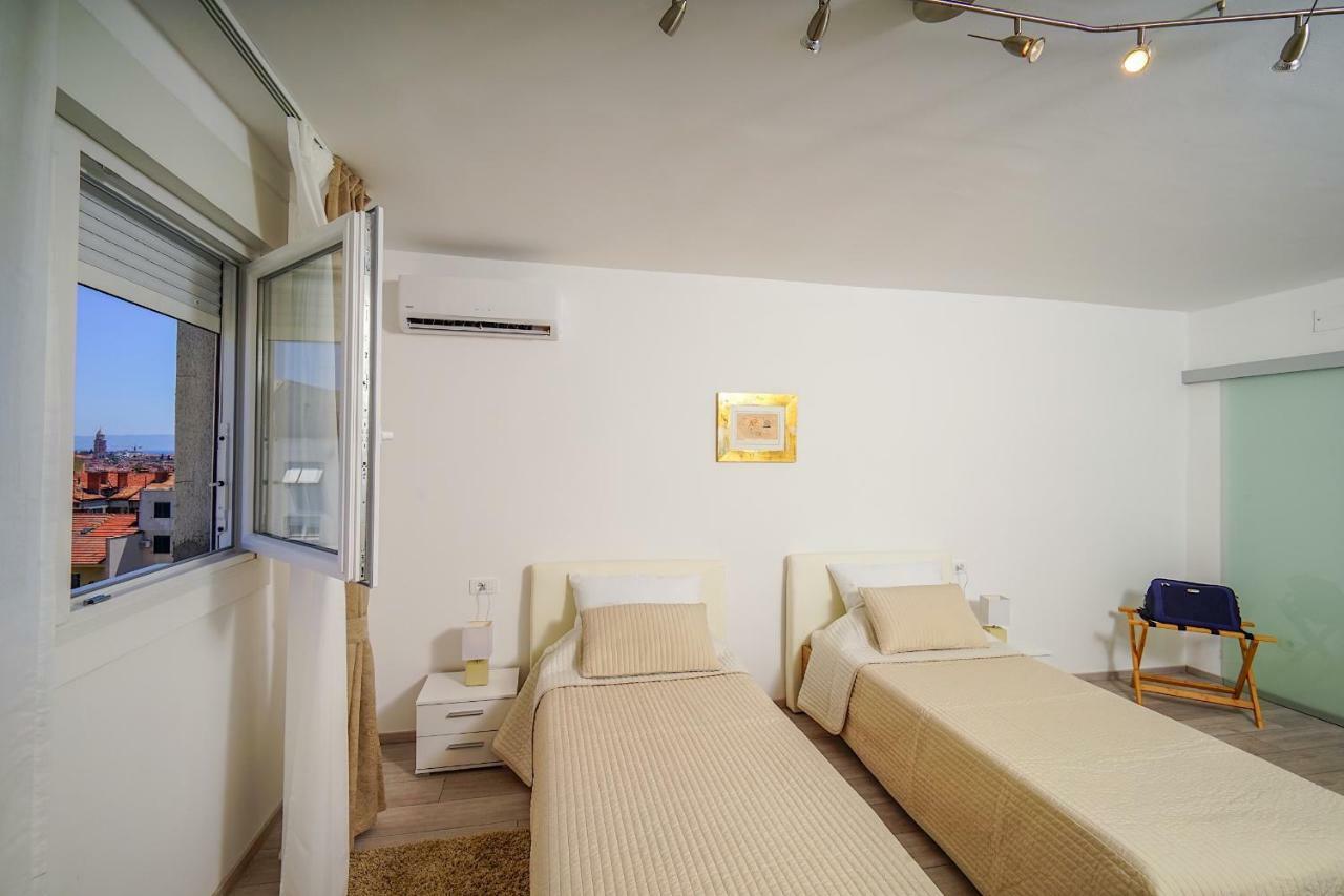 Stay In Split Luaran gambar