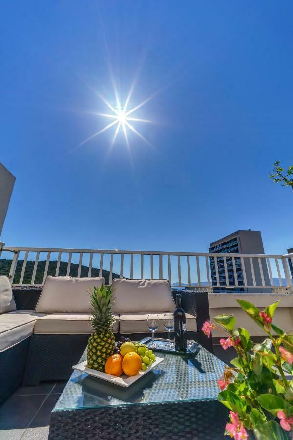 Stay In Split Luaran gambar